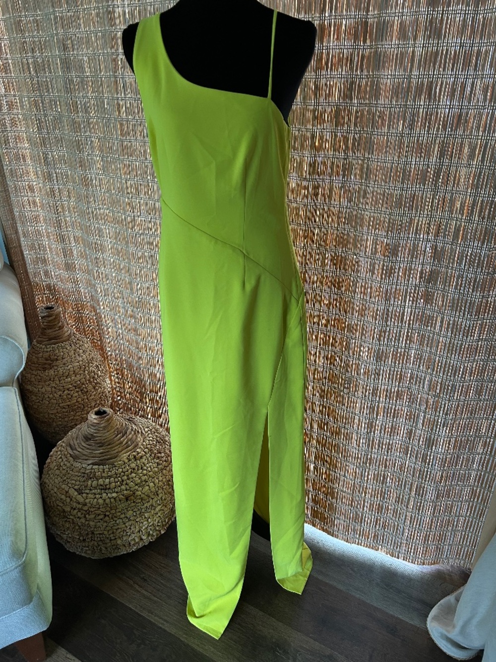 NWT Laundry y Shelli Segal gown. Citron color